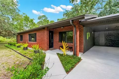 Exterior - 412 Fraser Ave, Labelle, FL 33935 photo 4 of 13