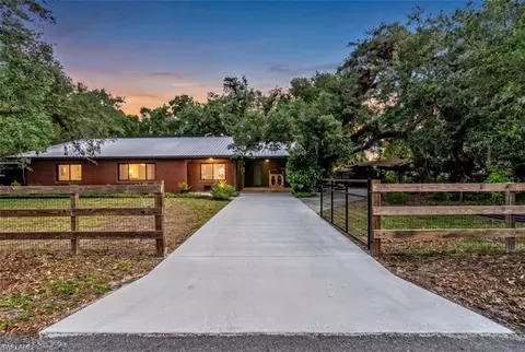 Exterior - 412 Fraser Ave, Labelle, FL 33935 photo 2 of 13