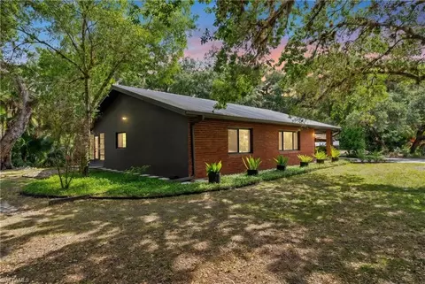 Exterior - 412 Fraser Ave, Labelle, FL 33935 photo 3 of 13