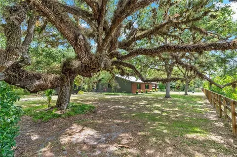 Exterior - 412 Fraser Ave, Labelle, FL 33935 photo 12 of 13
