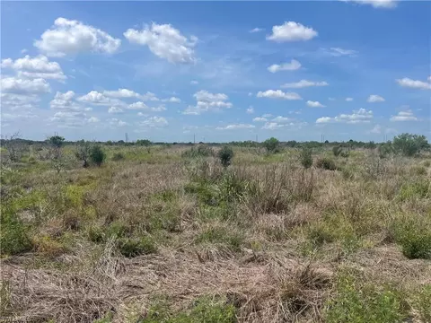 Sears Rd, Labelle, FL 33935