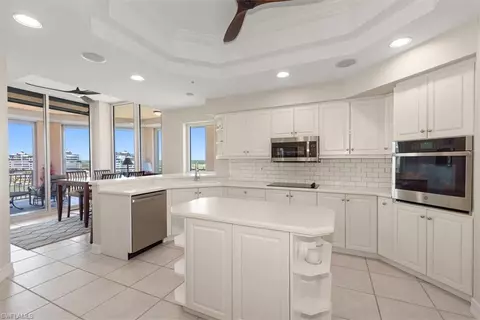 Kitchen - 425 Dockside Dr #PH-1, Naples, FL 34110 photo 3 of 3