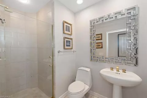 Bath - 425 Dockside Dr #PH-1, Naples, FL 34110 photo 3 of 3