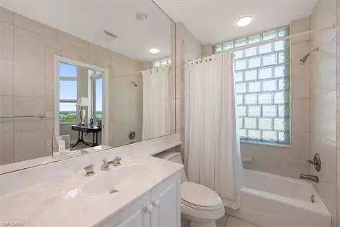 Bath - 425 Dockside Dr #PH-1, Naples, FL 34110 photo 2 of 3