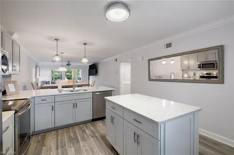 3021 Sandpiper Bay Cir #E106, Naples, FL 34112