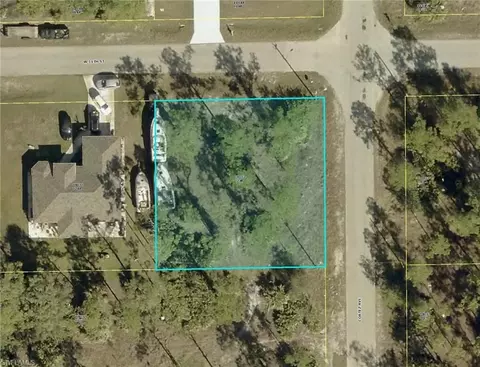 301 W 11th St, Lehigh Acres, FL 33972