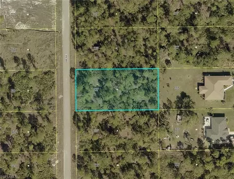 908 Oak Ave, Lehigh Acres, FL 33972