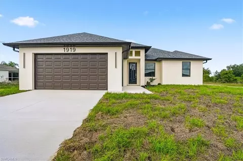 1919 Crawford Ave N, Lehigh Acres, FL 33971
