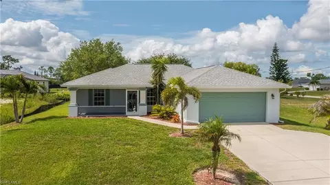1922 Jacaranda Pkwy W, Cape Coral, FL 33993