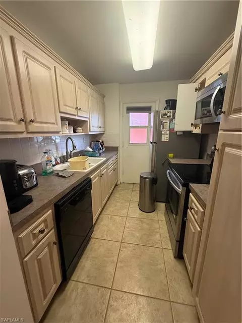 1766 Cape Coral Pkwy E #102, Cape Coral, FL 33904