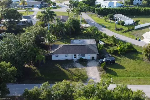 6701 Fiesta Ln, Fort Myers, FL 33919