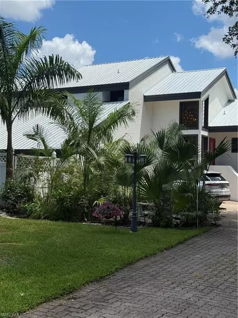 15793 San Antonio Ct, Fort Myers, FL 33908