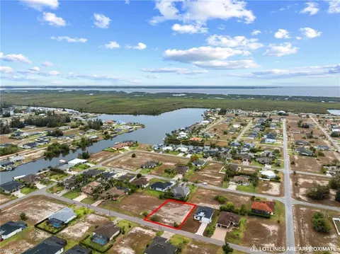 2722 NW 41st Pl, Cape Coral, FL 33993