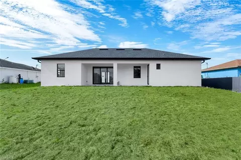 Exterior - 1139 Ebert St E, Lehigh Acres, FL 33974 photo 6 of 6