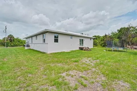 Exterior - 8006 Oakleaf Cir, Labelle, FL 33935 photo 1 of 1