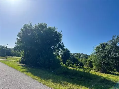 3849 Heyburn St, Fort Myers, FL 33905