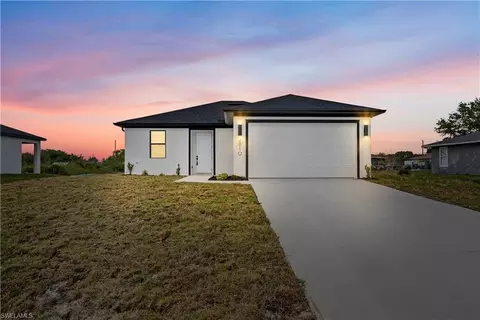 3207 74th St W, Lehigh Acres, FL 33971