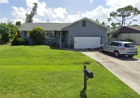 17225 Johnston Dr, Fort Myers, FL 33967