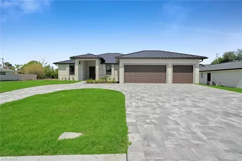 3532 Country Club Blvd, Cape Coral, FL 33904