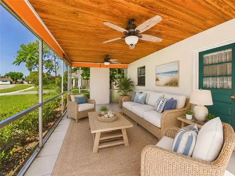 3067 Buena Vista Ln, Naples, FL 34105