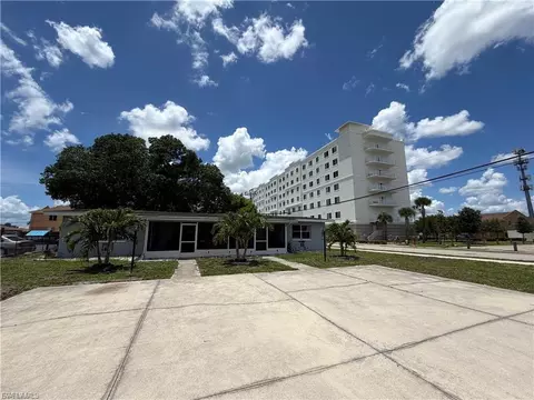 4902 Victoria Dr #1, Cape Coral, FL 33904