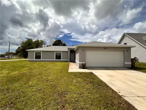 2212 SW Santa Barbara Pl, Cape Coral, FL 33991