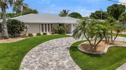 5215 Pelican Blvd, Cape Coral, FL 33914