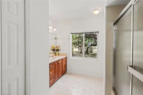 Bath - 3079 Frontier Cir, Labelle, FL 33935 photo 2 of 3