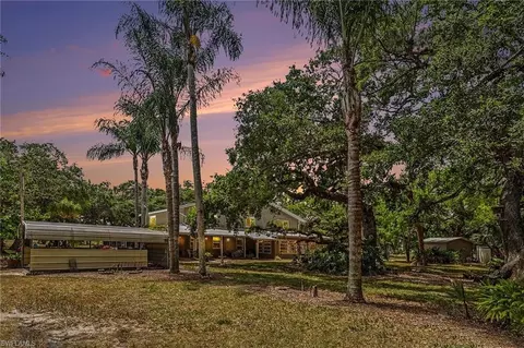 Exterior - 3079 Frontier Cir, Labelle, FL 33935 photo 9 of 12