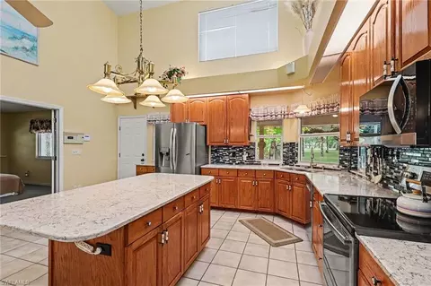 Kitchen - 3079 Frontier Cir, Labelle, FL 33935 photo 3 of 6