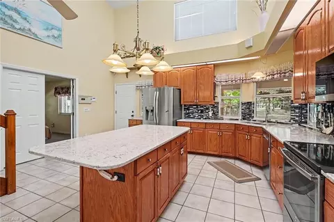 Kitchen - 3079 Frontier Cir, Labelle, FL 33935 photo 4 of 6