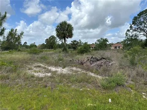 908 Panda Dr, Lehigh Acres, FL 33974