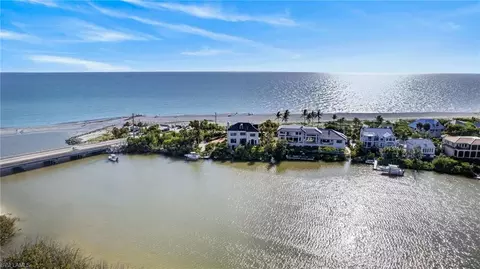 17201 Captiva Dr, Captiva, FL 33924