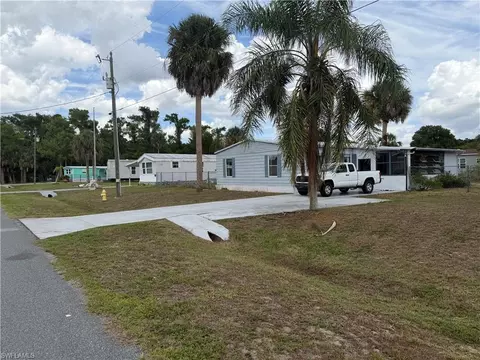 7633 Grady Dr, North Fort Myers, FL 33917