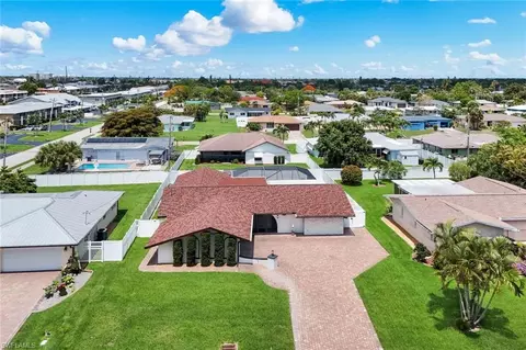 4548 SE 11th Pl, Cape Coral, FL 33904