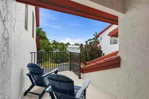Exterior - 962 8th Ave S, Naples, FL 34102 photo 3 of 6