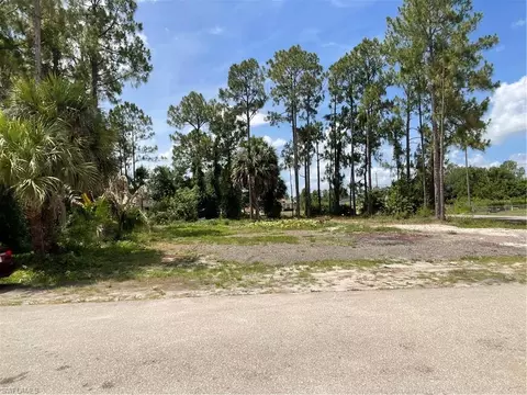 3011 33rd St SW, Lehigh Acres, FL 33976