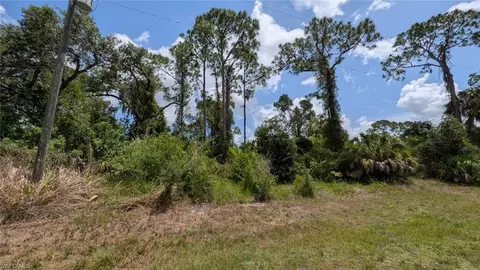 6065 S Moss Cir, Labelle, FL 33935