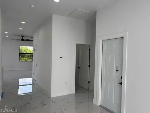 Entry Way - 9014 Lawn Ct, Labelle, FL 33935 photo 7 of 8