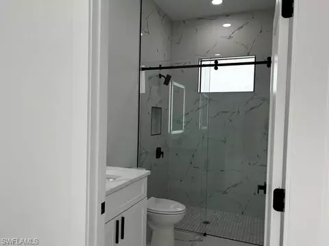 Bath - 9014 Lawn Ct, Labelle, FL 33935 photo 3 of 5