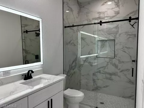 Bath - 9014 Lawn Ct, Labelle, FL 33935 photo 4 of 5