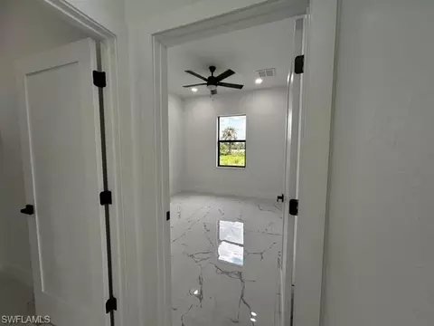 Entry Way - 9014 Lawn Ct, Labelle, FL 33935 photo 3 of 8