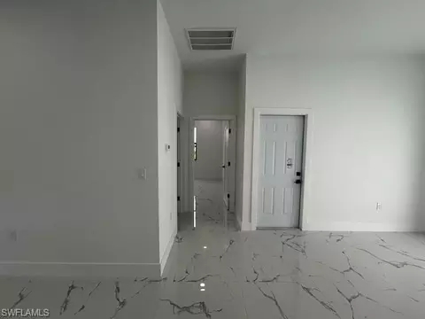 Entry Way - 9014 Lawn Ct, Labelle, FL 33935 photo 4 of 8