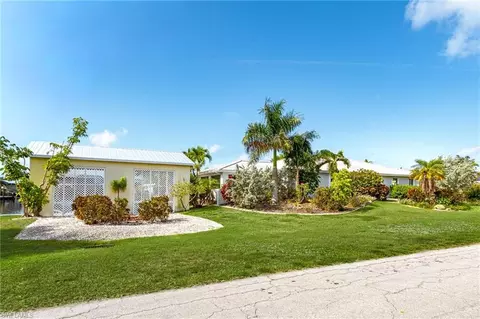 2805 8th Ave, Saint James City, FL 33956