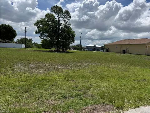 1707 NW 5th Pl, Cape Coral, FL 33993