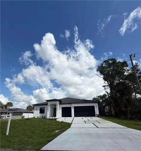 6037 N Moss Cir, Labelle, FL 33935