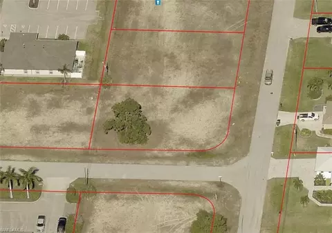 3610 SW 15th Pl, Cape Coral, FL 33914