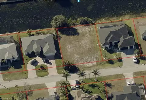 814 SW 31st Ter, Cape Coral, FL 33914