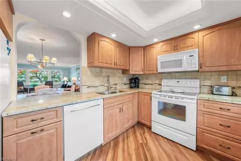 6102 Augusta Dr #207, Fort Myers, FL 33907