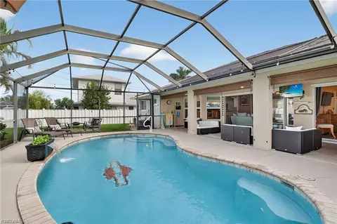 412 SE 13th Ave, Cape Coral, FL 33990